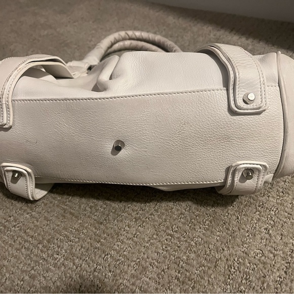 Authentic Burberry White Leather Large Handbag - Picture 4 of 9